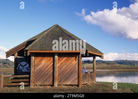 Eagle Marsh Viewing Shelter, Ankeny National Wildlife Refuge, Oregon Foto Stock