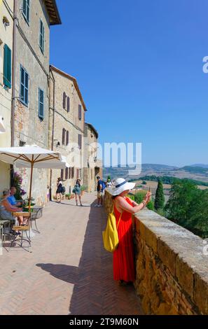 Outlook nei pressi di via dell' Amore (Love Street), Pienza, Toscana, Italia Foto Stock