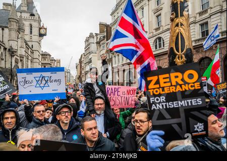Londra, Regno Unito. 26 novembre 2023. La marcia si riunisce al di fuori delle Royal Courts of Justice sulla marcia di protesta Strand - Anti-semistismo. Crediti: Guy Bell/Alamy Live News Foto Stock