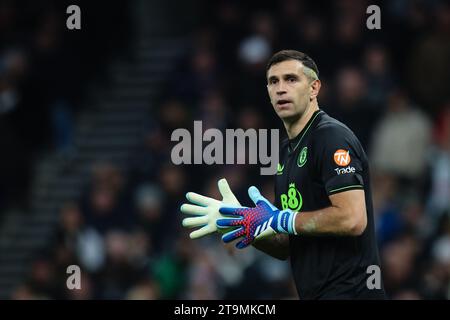 LONDON, UK - 26 novembre 2023: Emiliano Martinez dell'Aston Villa durante la partita di Premier League tra Tottenham Hotspur e Aston Villa al Tottenham Hotspur Stadium (Credit: Craig Mercer/ Alamy Live News) Foto Stock