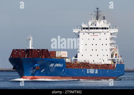 La nave feeder BG Emerald arriva nel porto di Rotterdam il 14 settembre 2023. Foto Stock