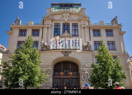 Praga, Boemia – CZ – 3 giugno 2023 Nová radnice o il nuovo Municipio di Praga. L'edificio amministrativo centrale di Praga nel centro della vecchia T. Foto Stock