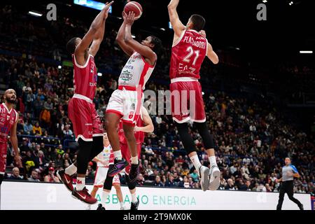 Milano, Italia. 26 novembre 2023. EA7 EMPORIO ARMANI OLIMPIA MILANO VS. ESTRA PISTOIA Campionato serie A Lega Basket 2023/2024, 9a giornata, nella foto CHARLIE EDWARD MOORE (ESTRA PISTOIA) durante EA7 Emporio Armani Milano vs Estra Pistoia, partita di serie A di pallacanestro italiana A Milano, Italia, novembre 26 2023 credito: Agenzia fotografica indipendente/Alamy Live News Foto Stock