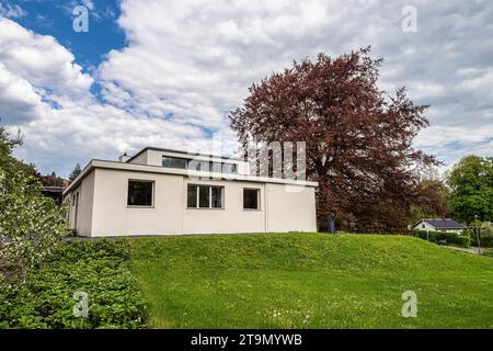 Edificio Haus am Horn a Weimar, Germania, con prato in erba. Haus am Horn è l'unico edificio veramente Bauhaus a Weimar. Foto Stock