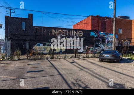 Street art alla periferia di Detroit. Messaggio: Niente ferma Detroit. Street art a Detroit, Stati Uniti Foto Stock
