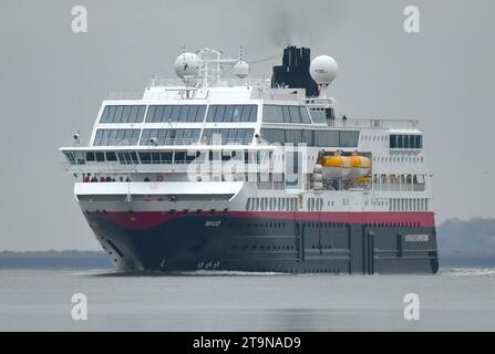 La nave da crociera Expedition MS Maud è raffigurata su un fiume Tamigi durante l'inverno mentre si trova accanto al London International Cruise Terminal. La spedizione cr dei 135 metri Foto Stock