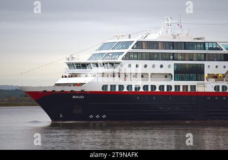 La nave da crociera Expedition MS Maud è raffigurata su un fiume Tamigi durante l'inverno mentre si trova accanto al London International Cruise Terminal. La spedizione cr dei 135 metri Foto Stock