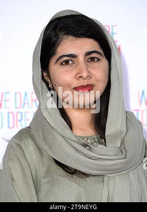 Londra, Regno Unito. 26 novembre 2023. Malala Yousafzai arriva al We dare to Dream Premiere, Cineworld, Londra. Credito: Doug Peters/EMPICS/Alamy Live News Foto Stock