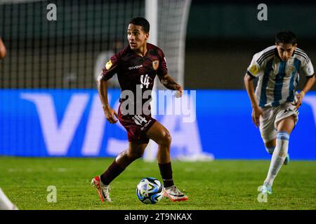 Bandung, Giava, Indonesia. 21 novembre 2023. Stadio si Jalak Harupat Bandung, Giava, Indonesia - 21 novembre: Miguel Vegas del Venezuela in azione durante il turno di Coppa del mondo FIFA Under-17 partita tra Argentina e Venezuela al si Jalak Harupat Stadium il 21 novembre 2023 a Bandung, Giava, Indonesia. (Foto di Sports Press Photo) (Eurasia Sport Images/SPP) credito: SPP Sport Press Photo. /Alamy Live News Foto Stock