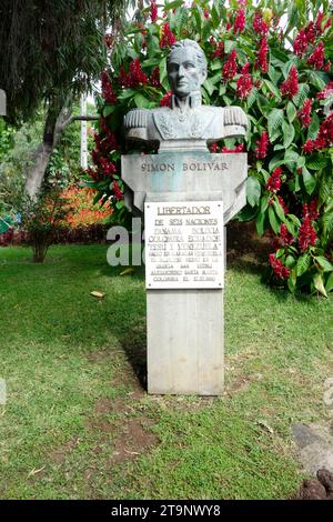 Busto del leader politico e militare venezuelano Simon Bolivar nei giardini comunali, Funchal, Madeira, Portogallo. Foto Stock