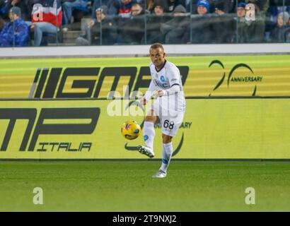 Stanislav Lobotka del Sac Napoli visto in azione durante la partita tra Atalanta BC e SSC Napoli come parte della serie A italiana, stagione 2023/2024, allo Stadio Gewiss. Punteggio finale; Atalanta 1: 2 Napoli. Foto Stock