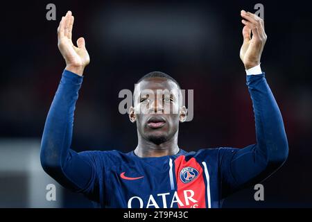 Nordi Mukiele durante la partita di calcio della Ligue 1 tra il Paris Saint-Germain PSG e L'AS Monaco ASM al Parc des Princes di Parigi, in Francia, il 24 novembre 2023. Crediti: Victor Joly/Alamy Live News Foto Stock