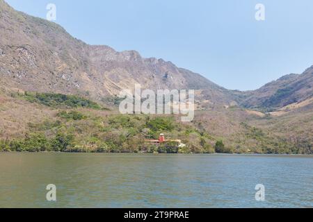 Un tour in barca attraverso il Sumideo Canyon nel Chiapas Foto Stock