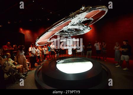 La Orbital Space Station (OSS) Hope espone al Museum of the Future nel quartiere finanziario di Dubai, Emirati Arabi Uniti. Foto Stock