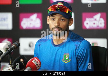 Il capitano del Bangladesh test Cricket Team Nazmul Hossain Shanto parla alla conferenza stampa pre-partita dopo la sessione di allenamento al Sylhet International Cri Foto Stock