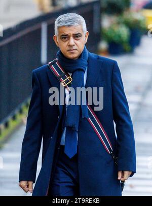 Londra, Regno Unito. 27 novembre 2023. Il sindaco di Londra, Sadiq Khan, arriva per l'inchiesta Covid 19. Credito: Karl Black/Alamy Live News Foto Stock