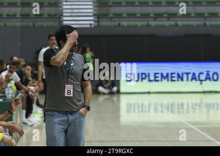 Lisbona, 11/25/2023 - lo Sporting Clube de Portugal ha ospitato ABC questo pomeriggio al Pavilhao João Rocha di Lisbona, in una partita che conta per il Campionato Nazionale di pallamano 2023/24. Magalhães (Pedro Rocha / Global Imagens) Foto Stock