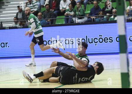 Lisbona, 11/25/2023 - lo Sporting Clube de Portugal ha ospitato ABC questo pomeriggio al Pavilhao João Rocha di Lisbona, in una partita che conta per il Campionato Nazionale di pallamano 2023/24. Gurri; Castro (Pedro Rocha / Global Imagens) Foto Stock