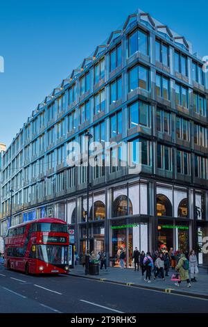 London Oxford Street, Benetton Store. United Colors of Benetton Store su Oxford Street nel centro di Londra. Foto Stock