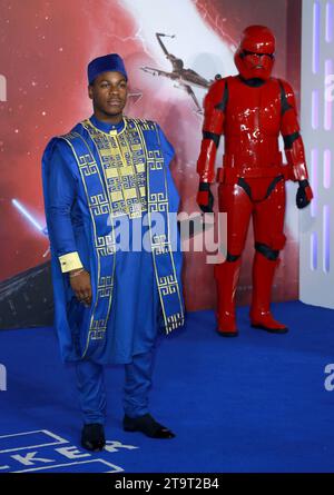 John Boyega partecipa alla premiere europea "Star Wars: The Rise of Skywalker" al Cineworld Leicester Square di Londra, in Inghilterra. Foto Stock