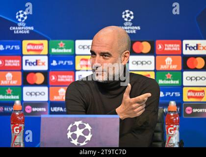 Manchester, Inghilterra, 27 novembre 2023. Il manager del Manchester City Pep Guardiola parla con la stampa, durante la conferenza stampa Manchester City UEFA Champions League V RB Lipsia (Credit Image: ©Cody Froggatt/Alamy Live News) Foto Stock