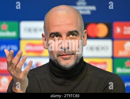 Manchester, Inghilterra, 27 novembre 2023. Il manager del Manchester City Pep Guardiola parla con la stampa, durante la conferenza stampa Manchester City UEFA Champions League V RB Lipsia (Credit Image: ©Cody Froggatt/Alamy Live News) Foto Stock