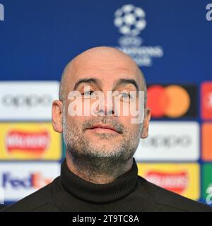 Manchester, Inghilterra, 27 novembre 2023. Il manager del Manchester City Pep Guardiola parla con la stampa, durante la conferenza stampa Manchester City UEFA Champions League V RB Lipsia (Credit Image: ©Cody Froggatt/Alamy Live News) Foto Stock