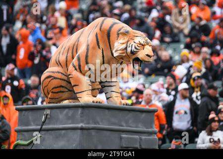 Cincinnati, Ohio, USA. 26 novembre 2023. 26 novembre 2023 statua di Cincinnati Bengal durante Pittsburgh Steelers contro Cincinnati Bengals a Cincinnati, OHIO. Jake Mysliwczyk/AMG Media (immagine di credito: © Jake Mysliwczyk/BMR via ZUMA Press Wire) SOLO USO EDITORIALE! Non per USO commerciale! Foto Stock