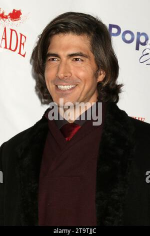 Los Angeles, USA. 26 novembre 2023. LOS ANGELES - novembre 26: Brandon Routh alla 91a Hollywood Christmas Parade su Hollywood Boulevard il 26 novembre 2023 a Los Angeles, CA (foto di Katrina Jordan/Sipa USA) credito: SIPA USA/Alamy Live News Foto Stock