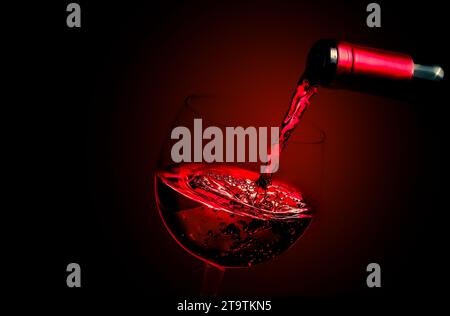 barman che versa vino rosso nel bicchiere su sfondo rosso sfumato Foto Stock