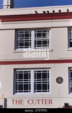 Targa Dante Gabriel Rossetti sulla parete esterna del Cutter, Hastings, East Sussex, Inghilterra Foto Stock