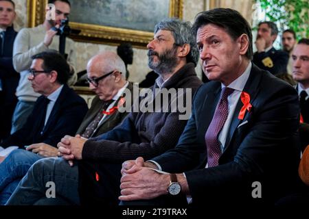 Il leader politico del movimento delle cinque stelle, Giuseppe Conte durante il 25 novembre... Mai più, a Napoli il 27 novembre 2023 presso la sala giunta di Palazzo San Giacomo un evento organizzato dalla città di Napoli alla presenza del sindaco di napoli Gaetano Manfredi e dell'ex presidente della camera Roberto Fico Foto Stock