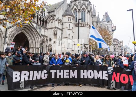 Folle davanti alla Corte reale di giustizia, marcia contro l'antisemitismo, decine di migliaia di persone protestano contro l'aumento dei crimini d'odio contro gli ebrei, L Foto Stock