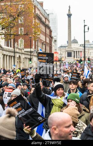 Marcia contro l'antisemitismo, decine di migliaia di persone protestano contro un aumento dei crimini d'odio contro gli ebrei, Londra, Regno Unito, 26/11/2023 Foto Stock