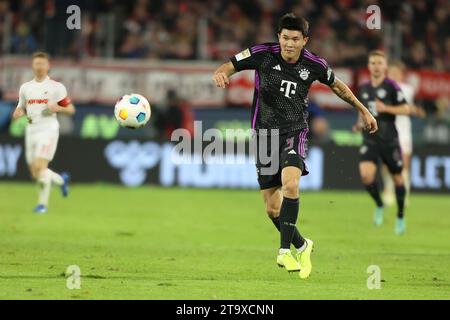 Minjae Kim (Bayern), Koeln, Deutschland, 24.11.2023, 1. Bundesliga 12. Spieltag, 1. FC Koeln - FC Bayern Muenchen. LE NORMATIVE DFL VIETANO QUALSIASI UTILIZZO DI Foto Stock