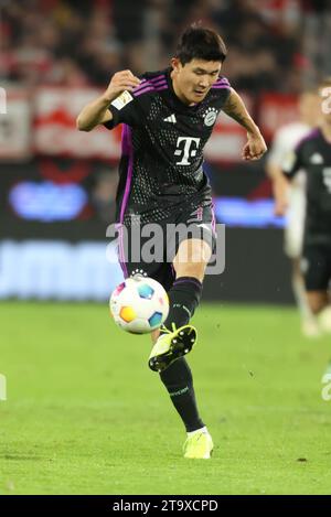Minjae Kim (Bayern), Koeln, Deutschland, 24.11.2023, 1. Bundesliga 12. Spieltag, 1. FC Koeln - FC Bayern Muenchen. LE NORMATIVE DFL VIETANO QUALSIASI UTILIZZO DI Foto Stock