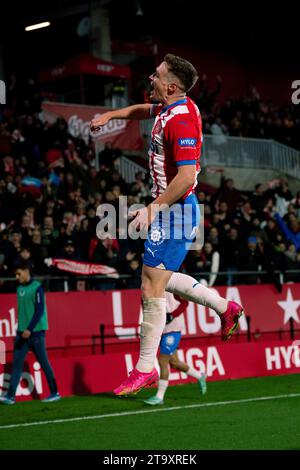 Girona, Spagna. 27 novembre 2023. Viktor Tsyhankov di Girona celebra un gol durante una partita di calcio della Liga tra Girona FC e Athletic Club Bilbao a Girona, in Spagna, il 27 novembre 2023. Crediti: Joan Gosa/Xinhua/Alamy Live News Foto Stock