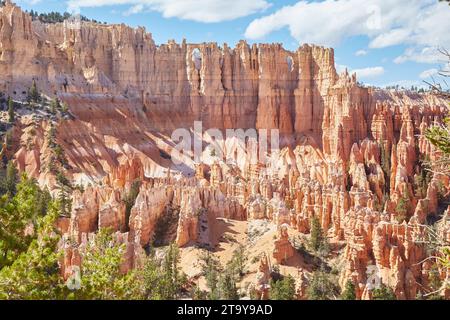 Escursioni a piedi sul Peekaboo Loop Trail nel Bryce Canyon National Park Foto Stock