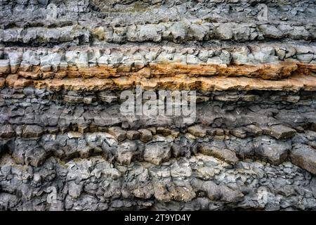 Vista ravvicinata di una formazione rocciosa impilata. Foto Stock