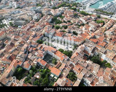 Antibes centro città costiera Francia drone, aereo Foto Stock