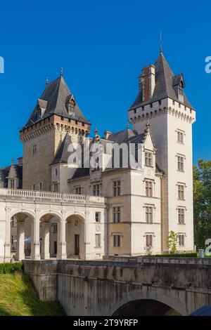 Vista esterna del castello di Pau, Pyrénées-Atlantiques, Francia. Il luogo di nascita di Enrico IV Foto Stock