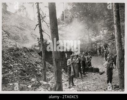 Prima guerra mondiale - scena in un campo italiano Foto Stock