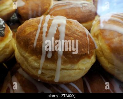 Strauben fritto dolce al mercatino di natale di Graz Austria Foto Stock