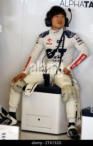 Abu Dhabi, Abu Dhabi. 28 novembre 2023. Yuki Tsunoda (JPN) AlphaTauri. Formula One Testing, martedì 28 novembre 2023. Circuito Yas Marina, Abu Dhabi, Emirati Arabi Uniti. Crediti: James Moy/Alamy Live News Foto Stock