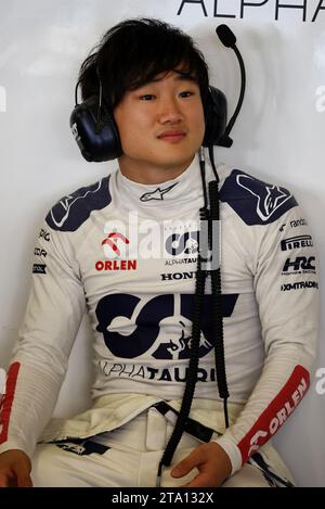 Abu Dhabi, Abu Dhabi. 28 novembre 2023. Yuki Tsunoda (JPN) AlphaTauri. Formula One Testing, martedì 28 novembre 2023. Circuito Yas Marina, Abu Dhabi, Emirati Arabi Uniti. Crediti: James Moy/Alamy Live News Foto Stock