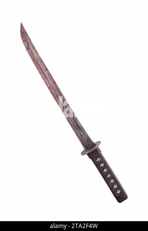 Katana spada samurai giapponese con sangue isolato su sfondo bianco con percorso di ritaglio Foto Stock