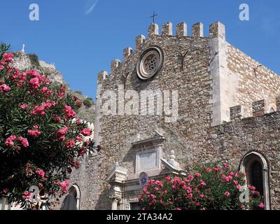 Duomo di Taormina, basilica cattedrale di San Nicolò di Bari, Cattedrale di Taormina, Taormina, Messina, Sicilia, Sicilia, Italia, Europa Foto Stock