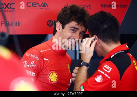 Abu Dhabi, Emirati Arabi Uniti. 28 novembre 2023. Charles Leclerc della Ferrari è stato visto durante i test post-gara di Formula 1 sul circuito Yas Marina il 28 novembre 2023 ad Abu Dhabi, Emirati Arabi Uniti. (Immagine di credito: © Beata Zawrzel/ZUMA Press Wire) SOLO USO EDITORIALE! Non per USO commerciale! Foto Stock