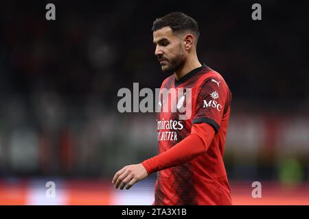 Milano, Italia. 28 novembre 2023. Theo Hernandez del Milan sembra depresso durante la partita di UEFA Champions League Group F tra il Milan e il Borussia Dortmund allo Stadio Giuseppe Meazza il 28 2023 novembre a Milano. Crediti: Marco Canoniero/Alamy Live News Foto Stock