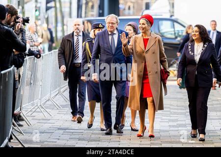 Rotterdam, Paesi Bassi. 28 novembre 2023. ROTTERDAM, PAESI BASSI - NOVEMBRE 28: La regina Maxima dei Paesi Bassi partecipa al quindicesimo anniversario della fondazione IT Starts with Language in the Library Rotterdam il 28 novembre 2023 a Rotterdam, Paesi Bassi. Credito: Patrick van Katwijk/dpa/Alamy Live News Foto Stock